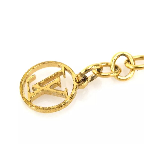LOUIS VUITTON Essential V Necklace Gold Metal - Picture 5 of 11